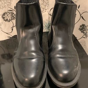 Dr Martin Chelsea boots